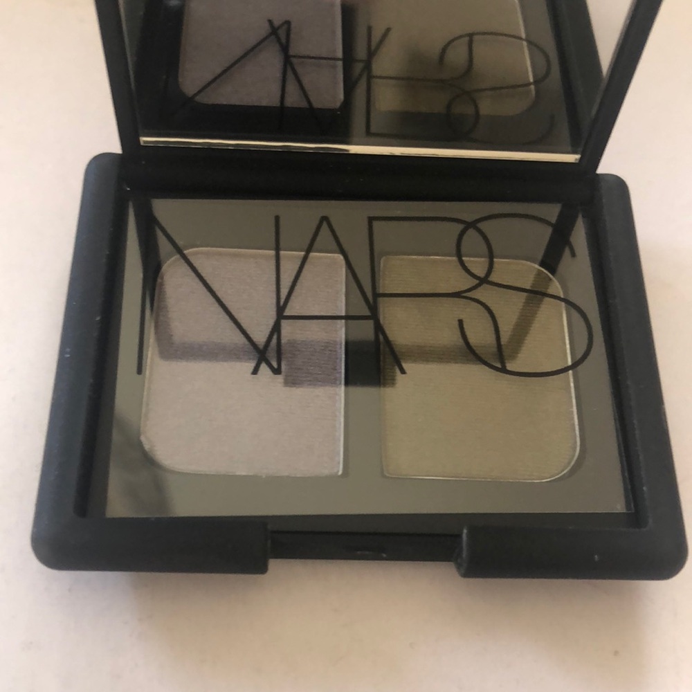 NARS Green and Gray Eyeshadow Duo Matte Finish